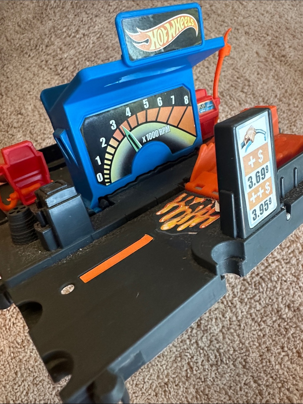 Hot Wheels City Fuel Station Shift Track Set HKX45
